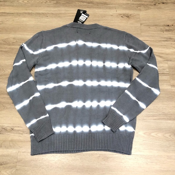 NWT XRay Tie Dye Knit Gray Sweater - Size Small - Picture 3 of 3